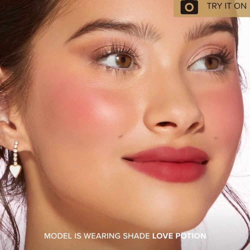 Too Faced Love Potion Heart Box liquid blush